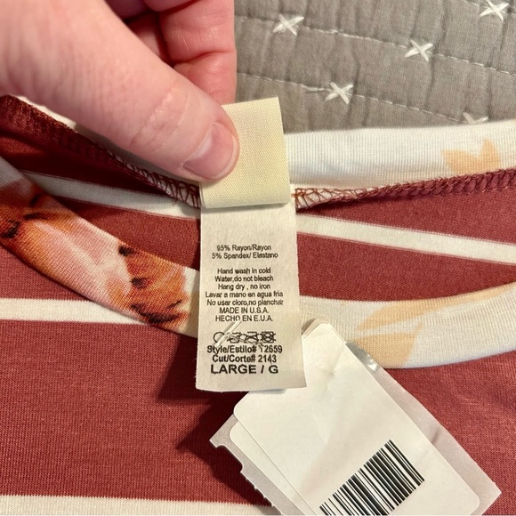 2 for $20 7th Ray Mauve and White Striped Tee with Floral Accents. L - Picture 6 of 6